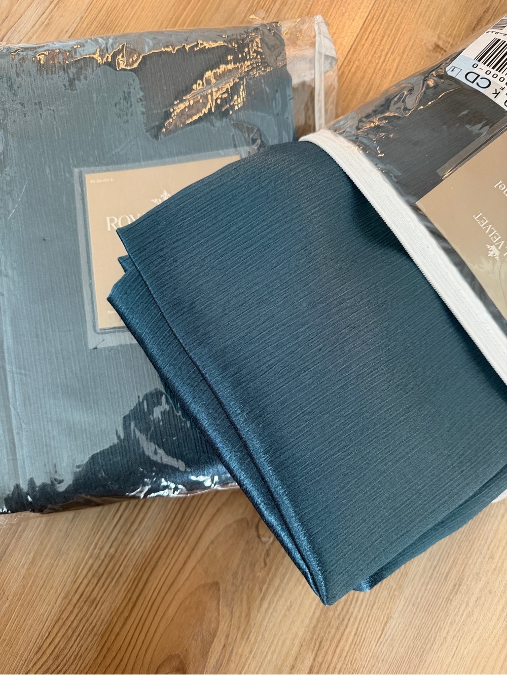 Set of 2x Luxury Textured Jewel-Toned Blue Curtains - 84” long